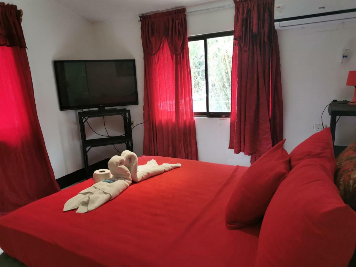 Cabinas Cafe Del Mar Hotel มานูเอล อันโตนิโอ ภายนอก รูปภาพ