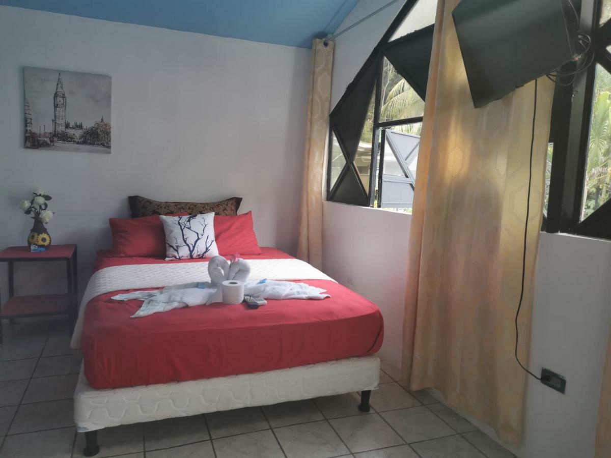 Cabinas Cafe Del Mar Hotel มานูเอล อันโตนิโอ ภายนอก รูปภาพ