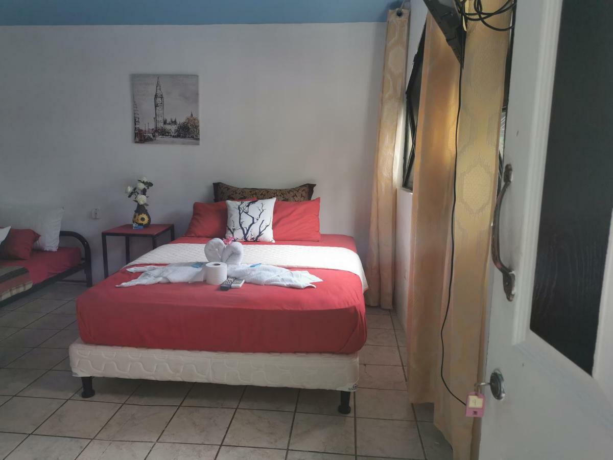 Cabinas Cafe Del Mar Hotel มานูเอล อันโตนิโอ ภายนอก รูปภาพ