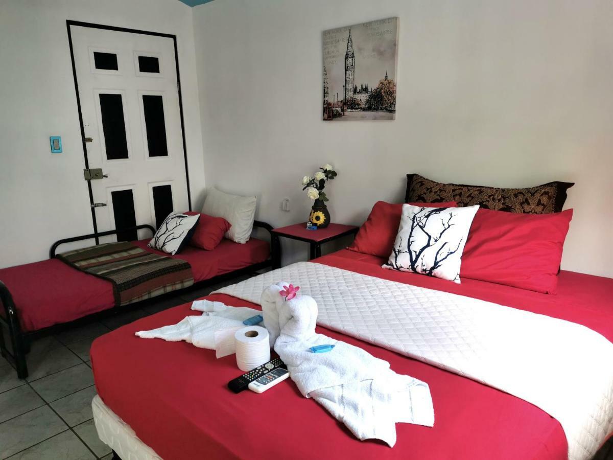 Cabinas Cafe Del Mar Hotel มานูเอล อันโตนิโอ ภายนอก รูปภาพ