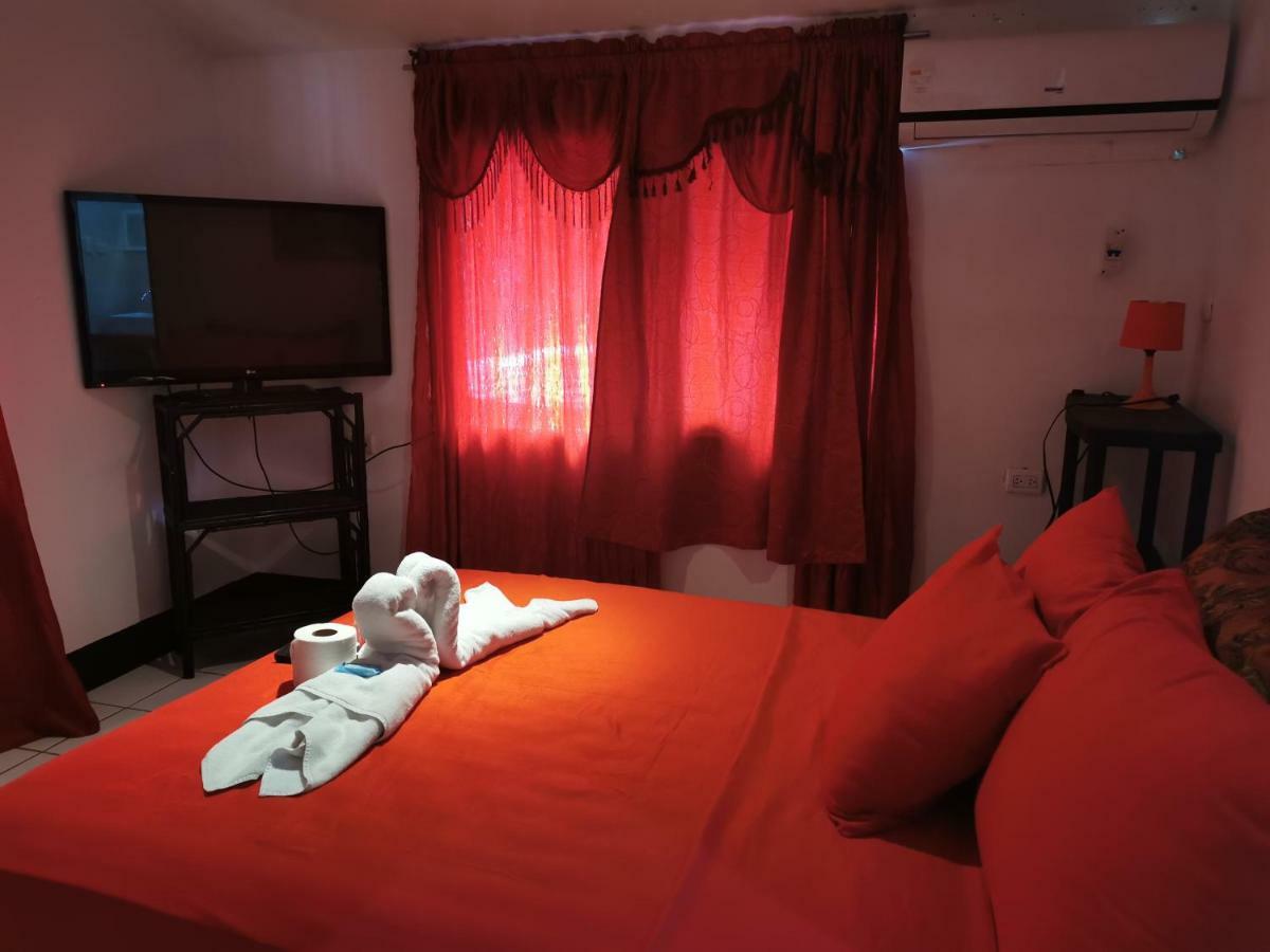 Cabinas Cafe Del Mar Hotel มานูเอล อันโตนิโอ ภายนอก รูปภาพ